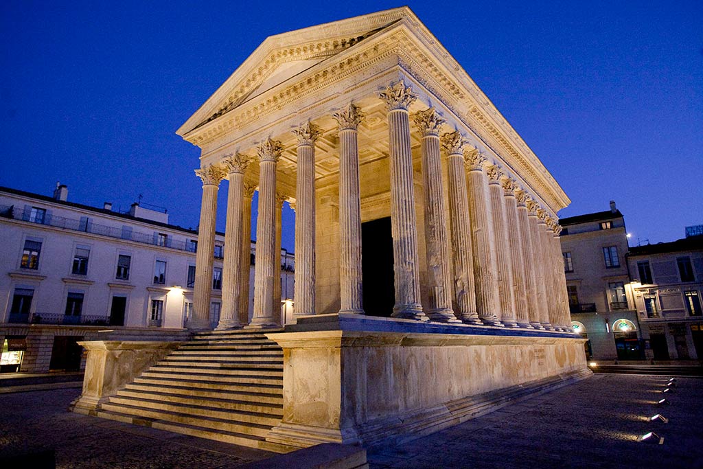 Nîmes