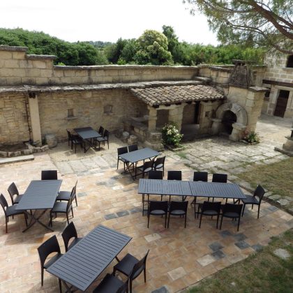 moulin-berenice-espace-repas-exterieur-2