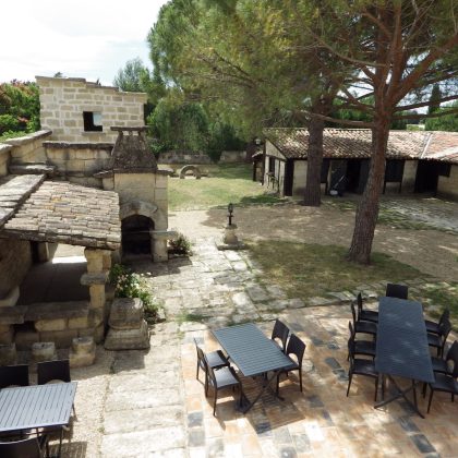 moulin-berenice-espace-repas-exterieur-3